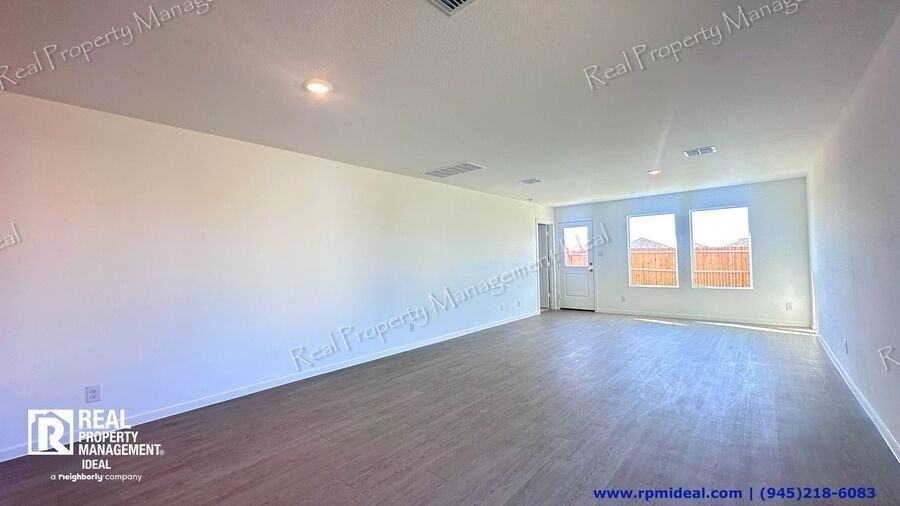 1729 Crossbill Street - Photo 6 of 28