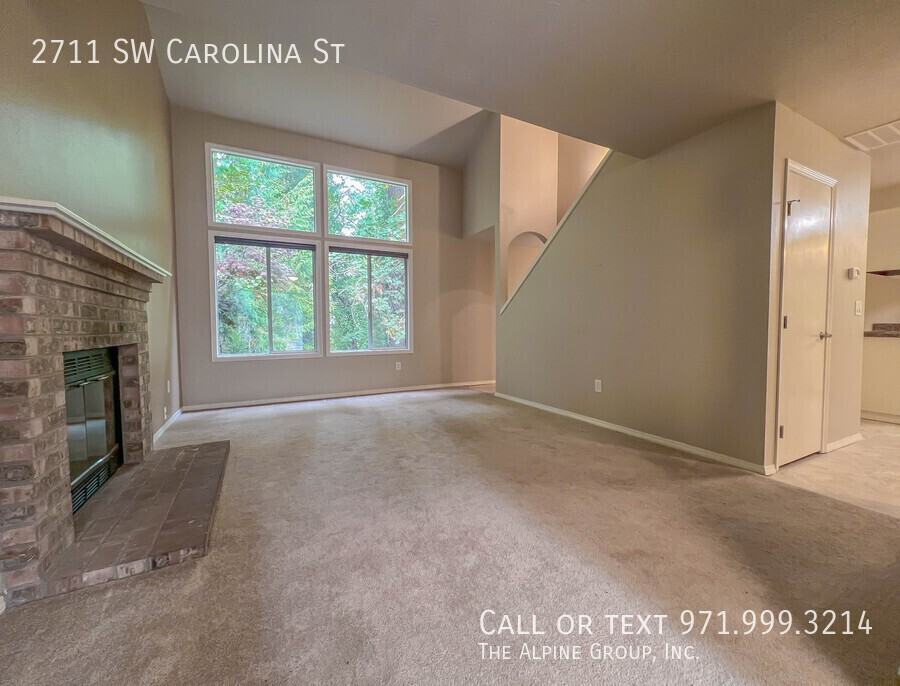 2711 Sw Carolina St - Photo 2 of 24