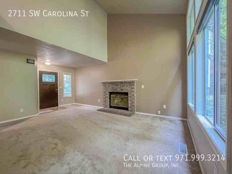 2711 Sw Carolina St - Photo 3 of 24