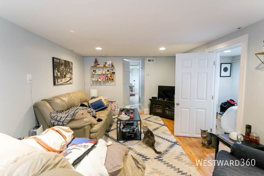 2618 North Wayne Avenue #G - Photo 2 of 11