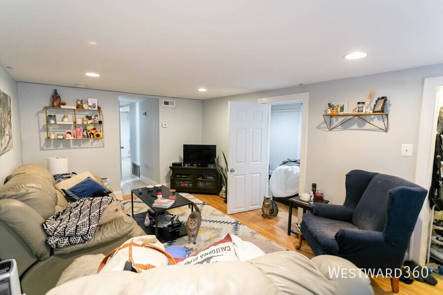 2618 North Wayne Avenue #G - Photo 3 of 11