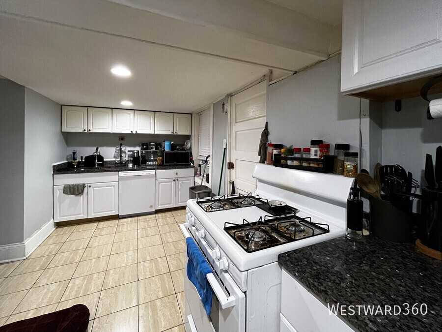 2618 North Wayne Avenue #G - Photo 4 of 11