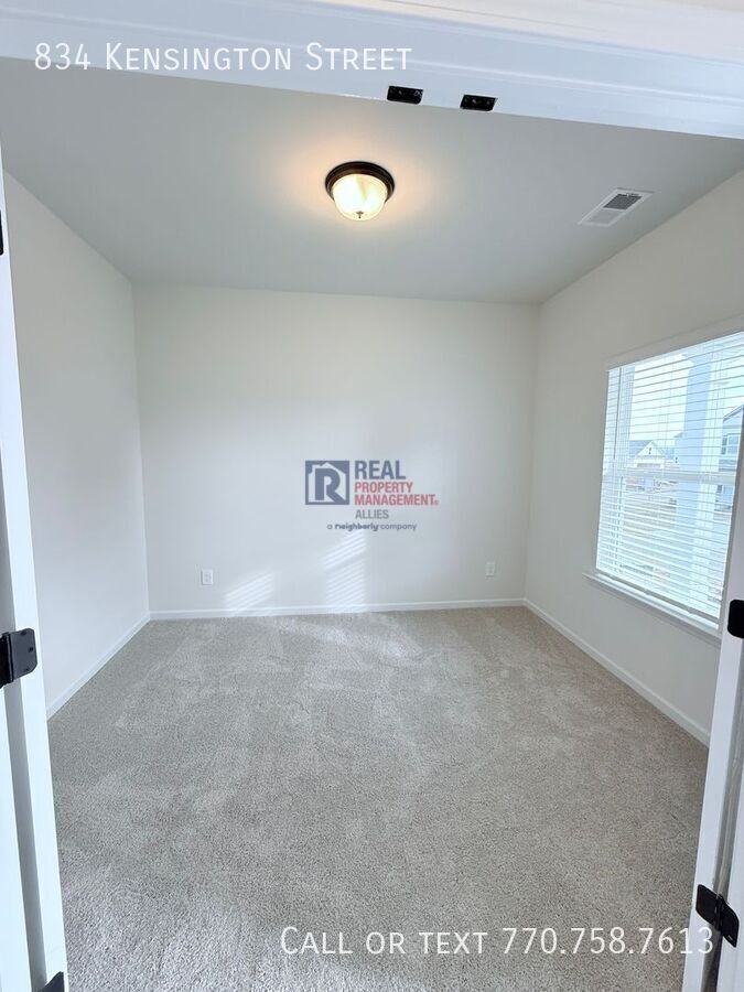 834 Kensington Street - Photo 4 of 32