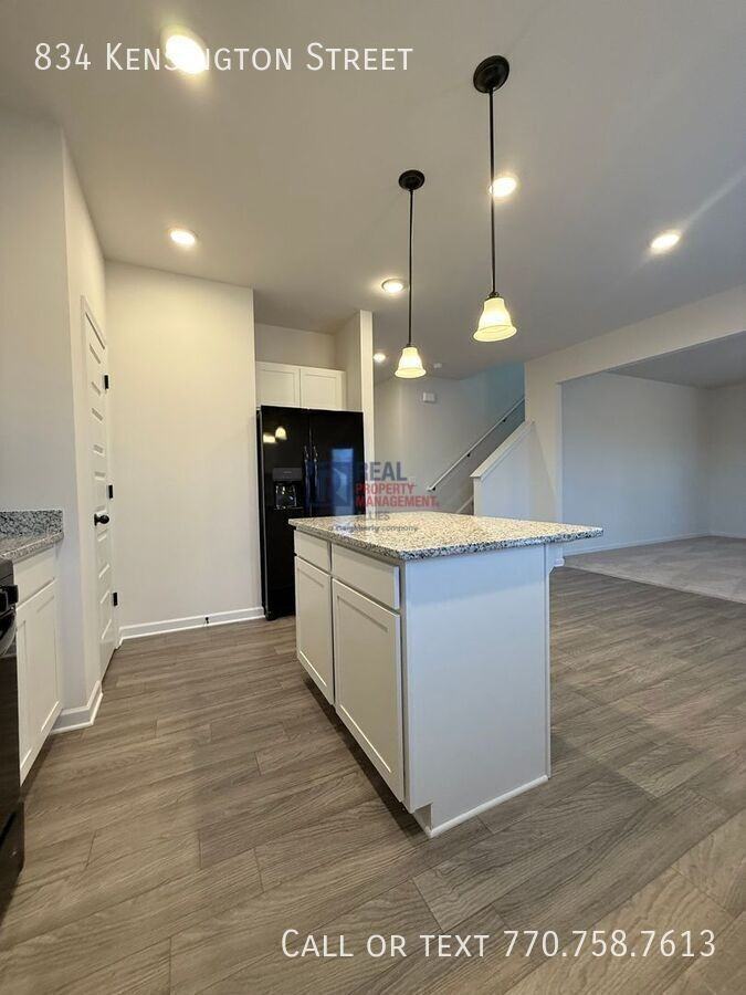 834 Kensington Street - Photo 7 of 32