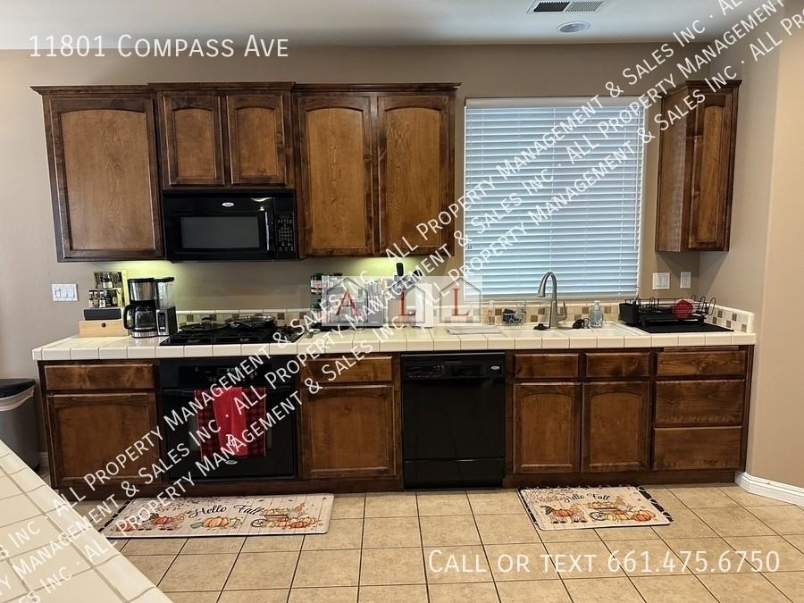 11801 Compass Avenue - Photo 6 of 17