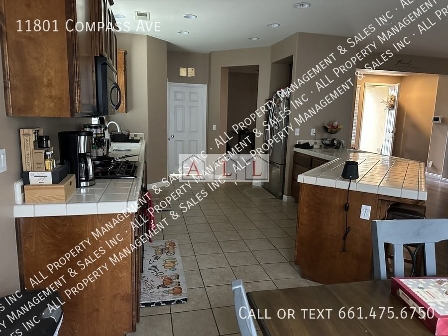 11801 Compass Avenue - Photo 7 of 17