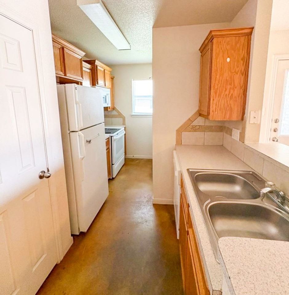 1402 Powder River Dr - Photo 4 of 13