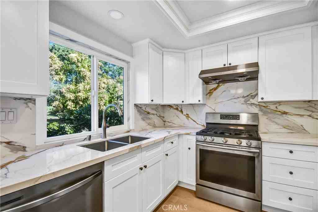 11042 Manchester Street #11042 - Photo 3 of 28