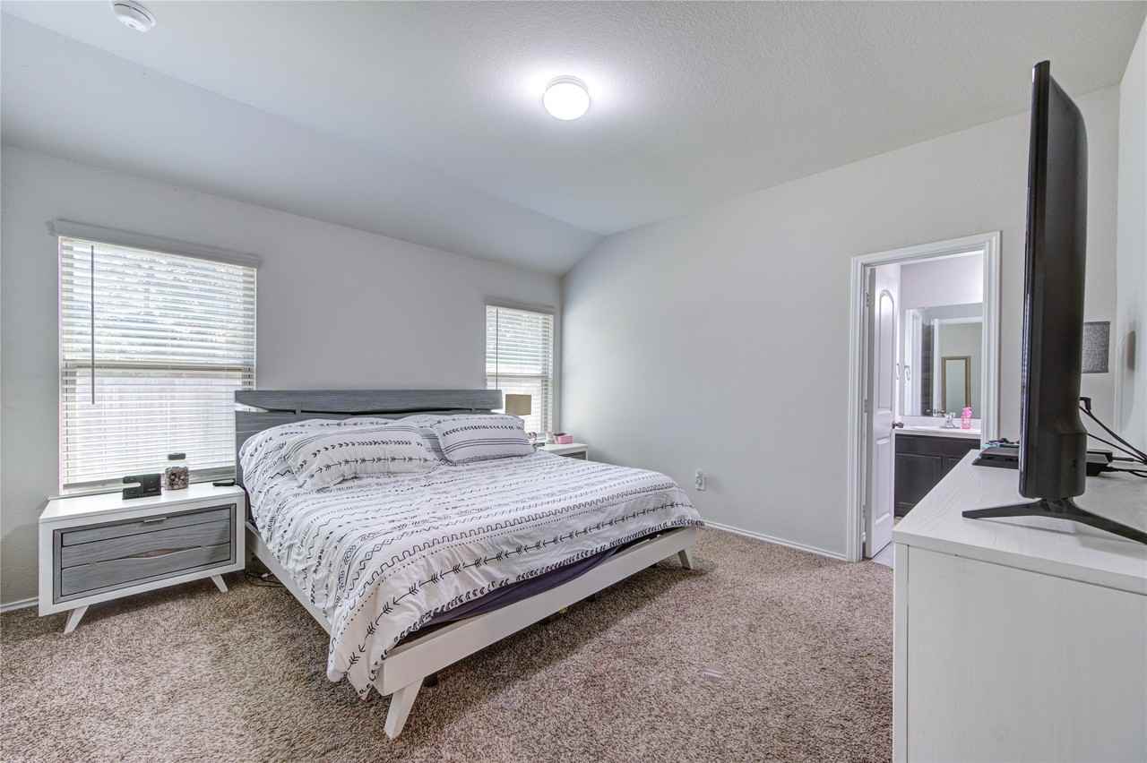 23726 Bluewood Trce #23726 - Photo 2 of 19