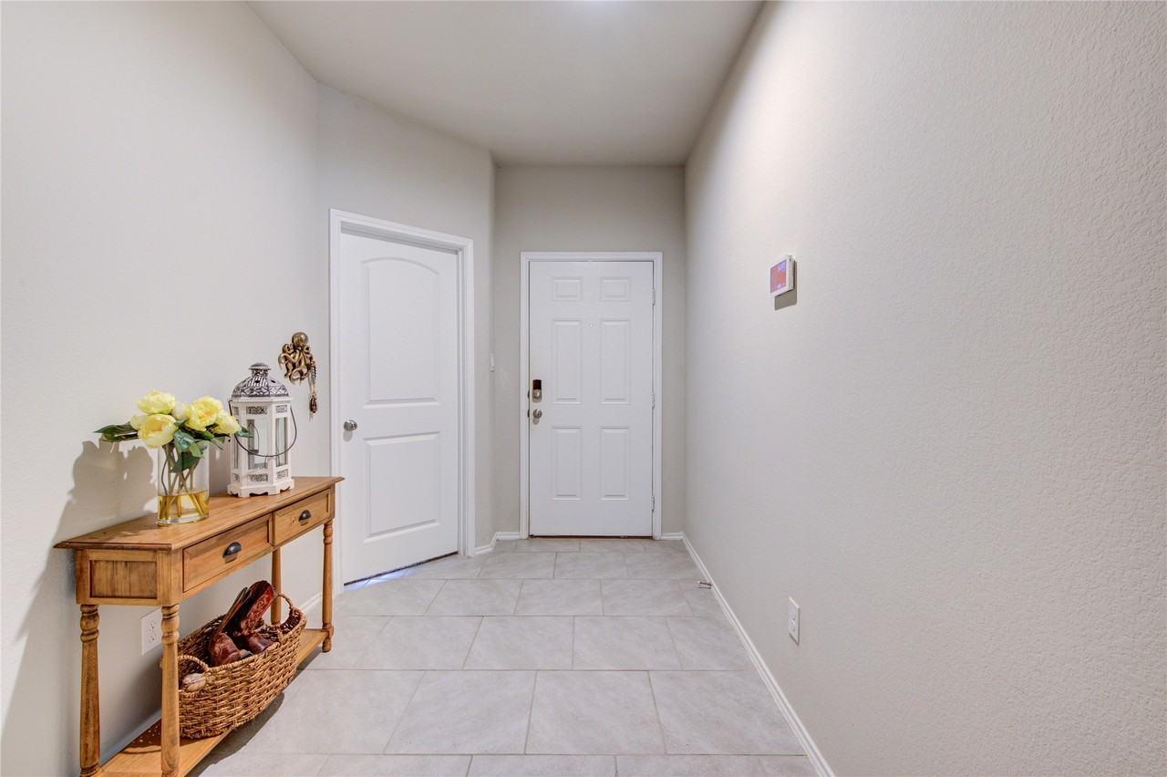 23726 Bluewood Trce #23726 - Photo 5 of 19