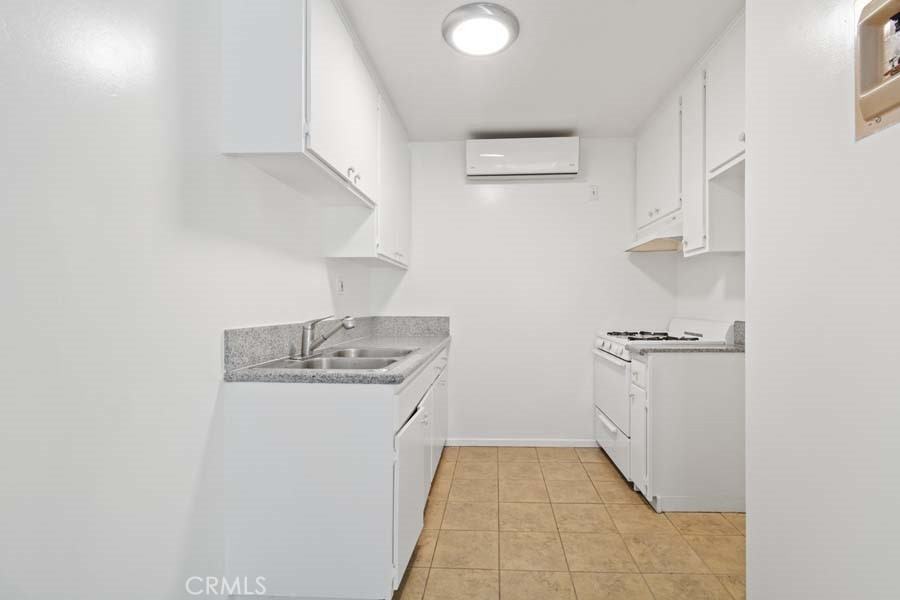 11808 Hart St #11808 - Photo 6 of 33