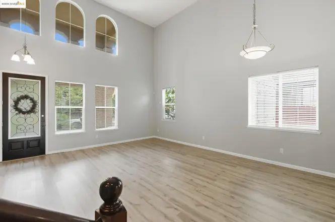 145 Warhol Way #145 - Photo 3 of 9