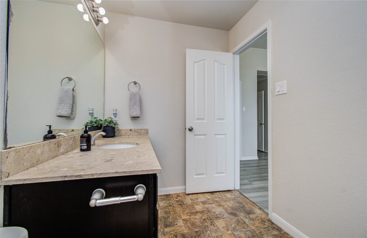 3306 Inverness Path Lane #3306 - Photo 7 of 33