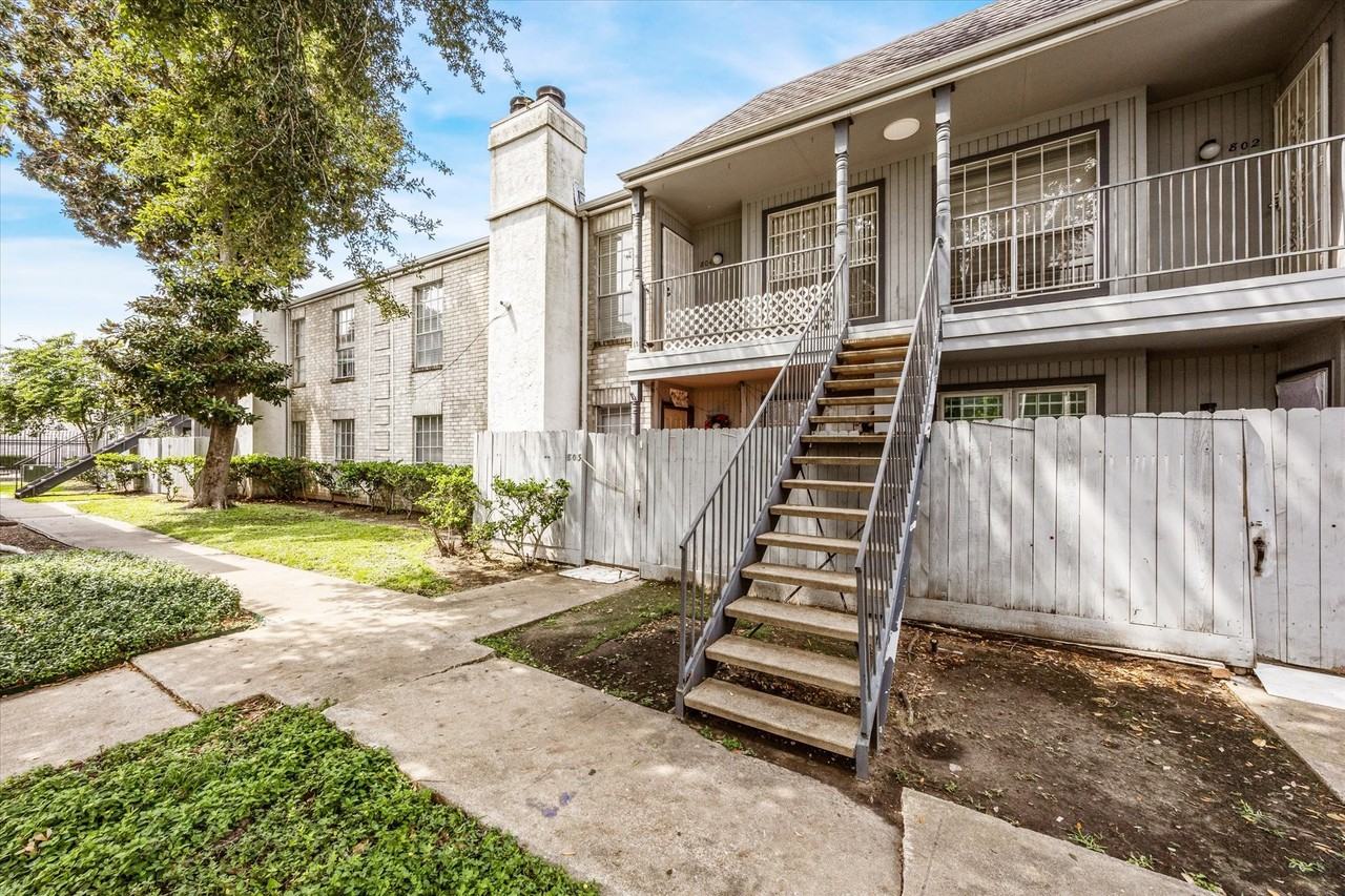 6606 De Moss Drive #6606-804 - Photo 4 of 18