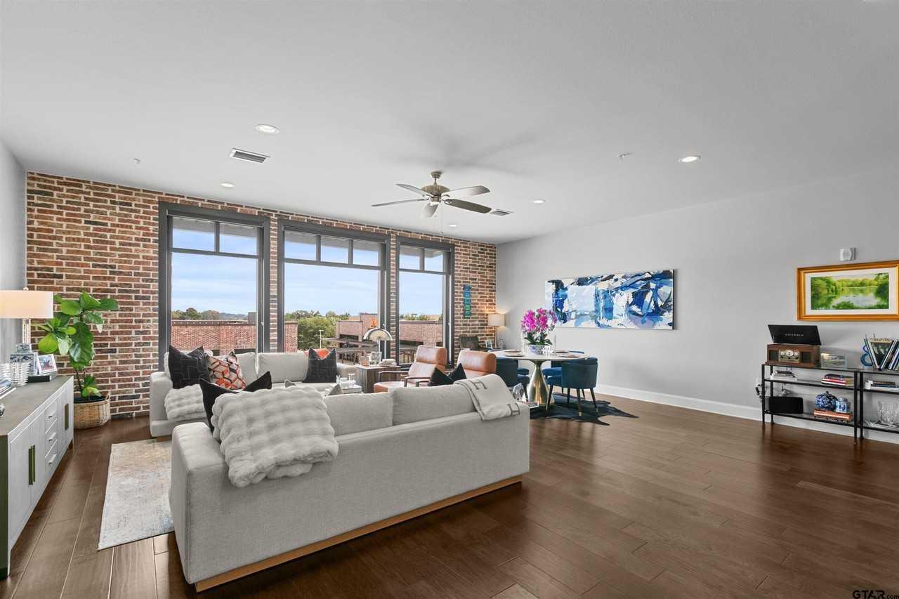 2981 Crest Ridge Drive