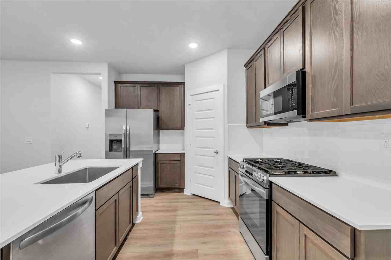 8562 Blueberry Ash St #8562 - Photo 5 of 40