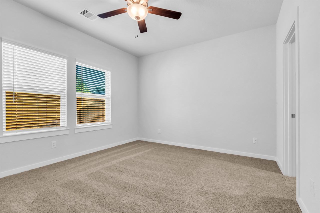 8562 Blueberry Ash St #8562 - Photo 7 of 40