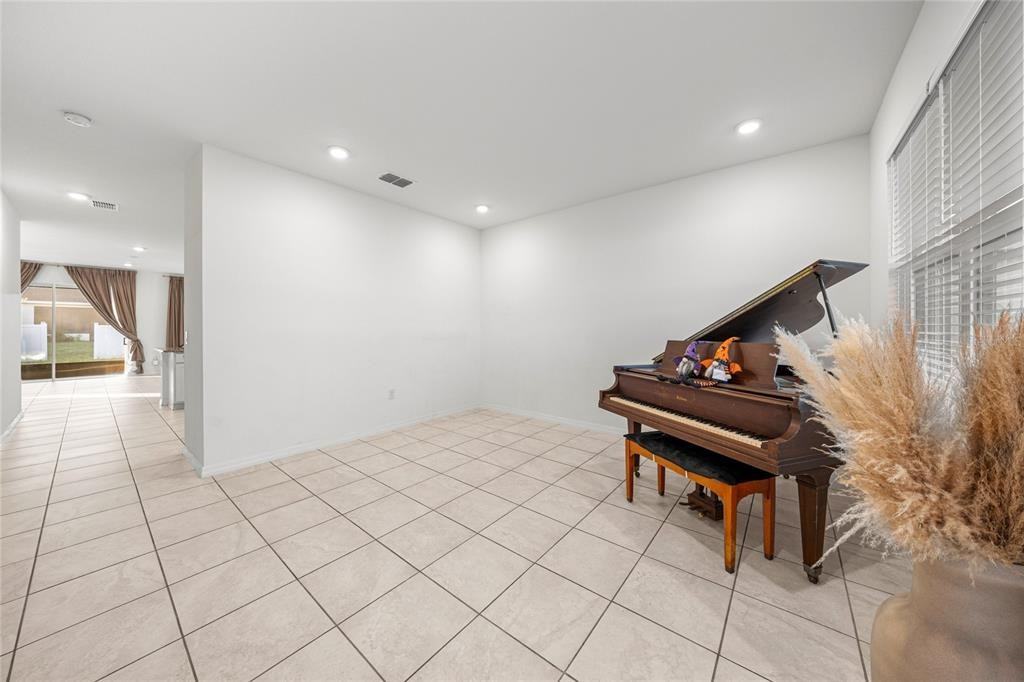 7664 Southwest 63rd Lane Road #7664 - Photo 2 of 27