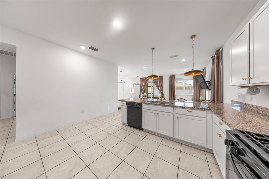 7664 Southwest 63rd Lane Road #7664 - Photo 5 of 27