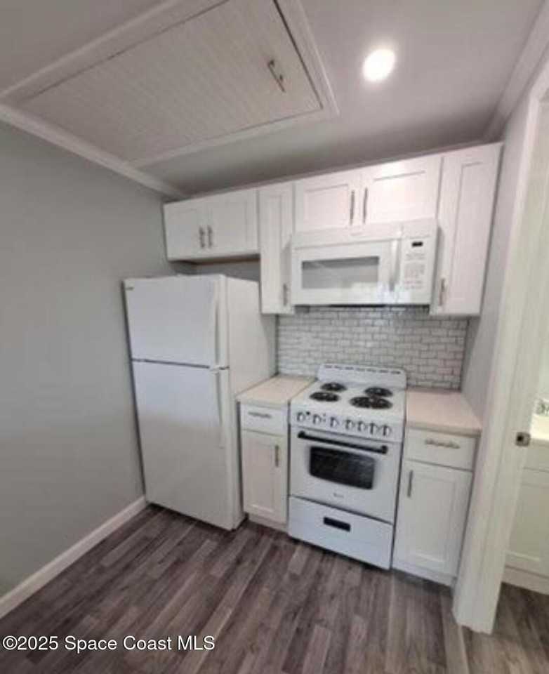 1660 Bottlebrush Dr Ne #1660-109 - Photo 5 of 5