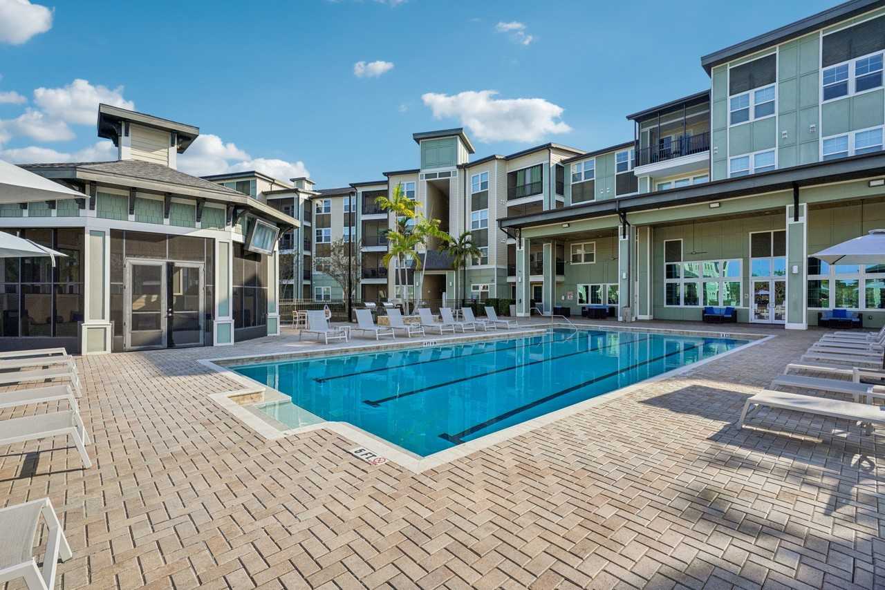 Charleston on 66th - Photo 3 of 54