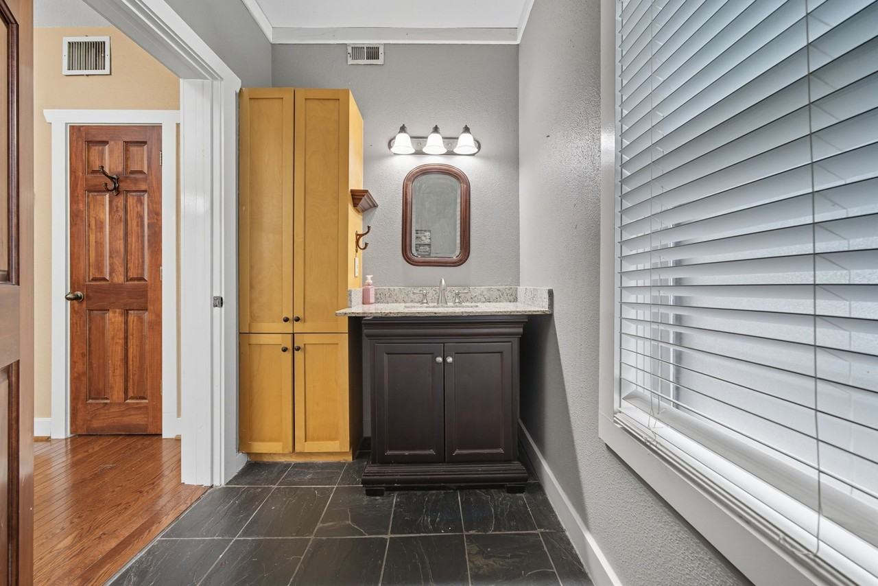 3015 Chenevert Street #3015-1 - Photo 7 of 12