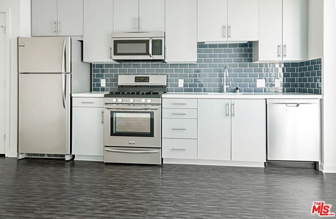 1120 W 6th St #1120-2139 - Photo 7 of 42