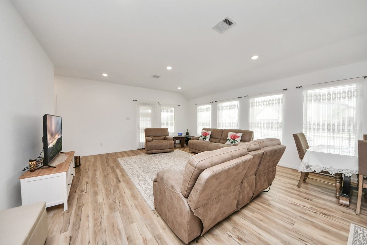 21927 Citrus Grove Ct #21927 - Photo 4 of 42