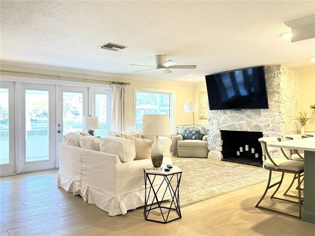 1004 Southeast 5th Avenue #1004 - Photo 2 of 43