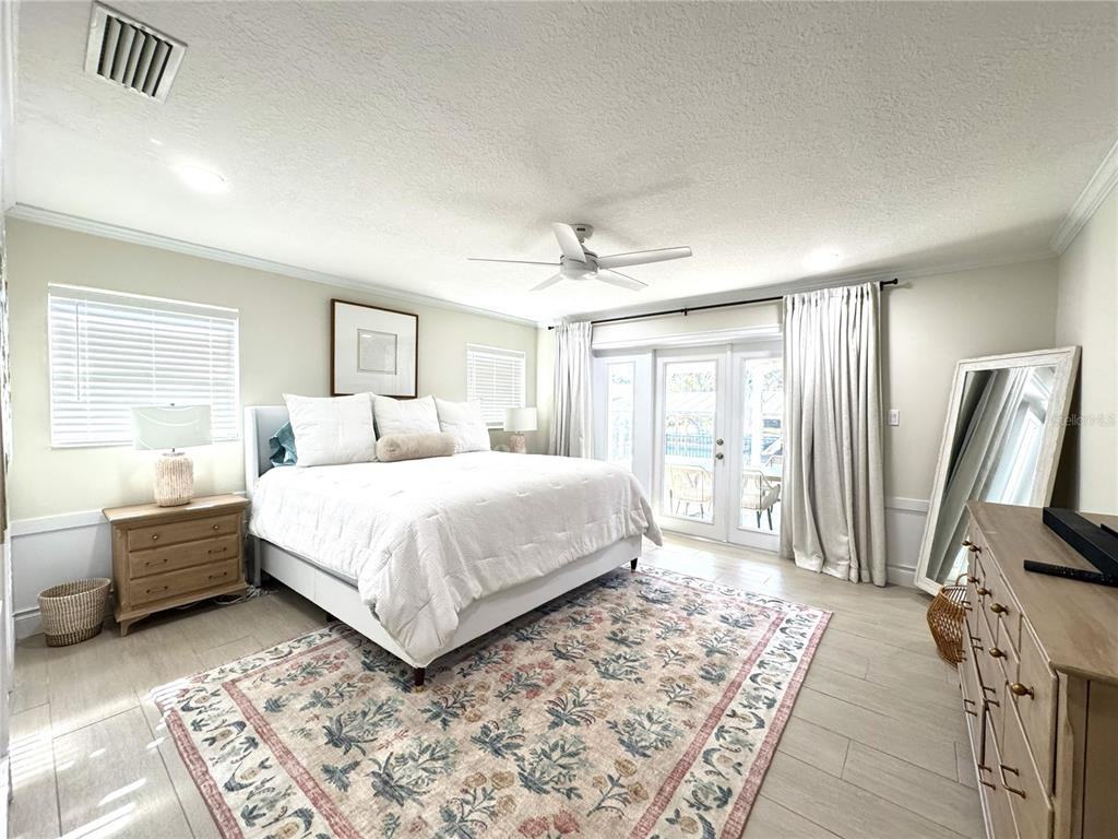 1004 Southeast 5th Avenue #1004 - Photo 3 of 43