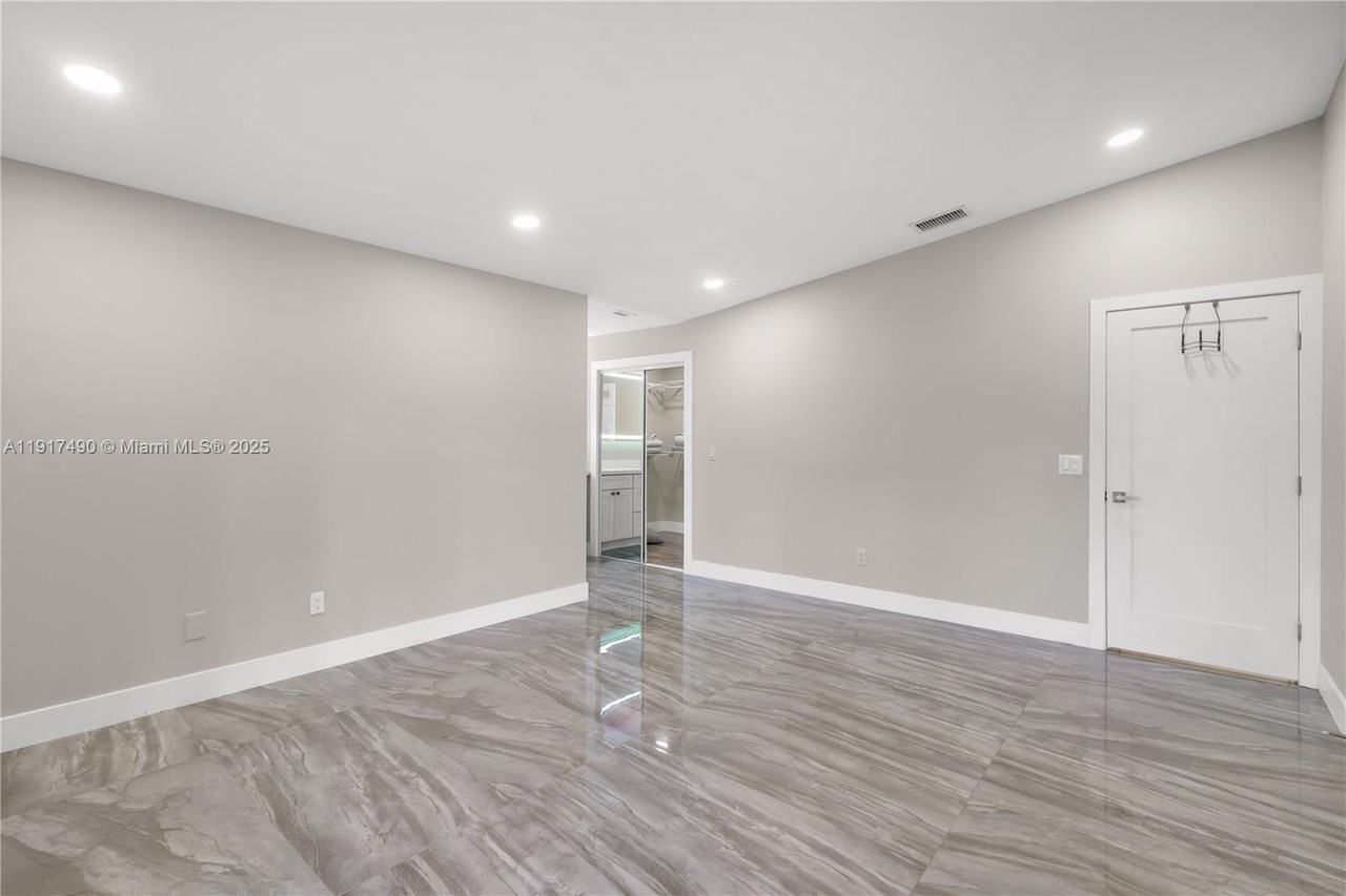 2730 Se 7th Pl #2730