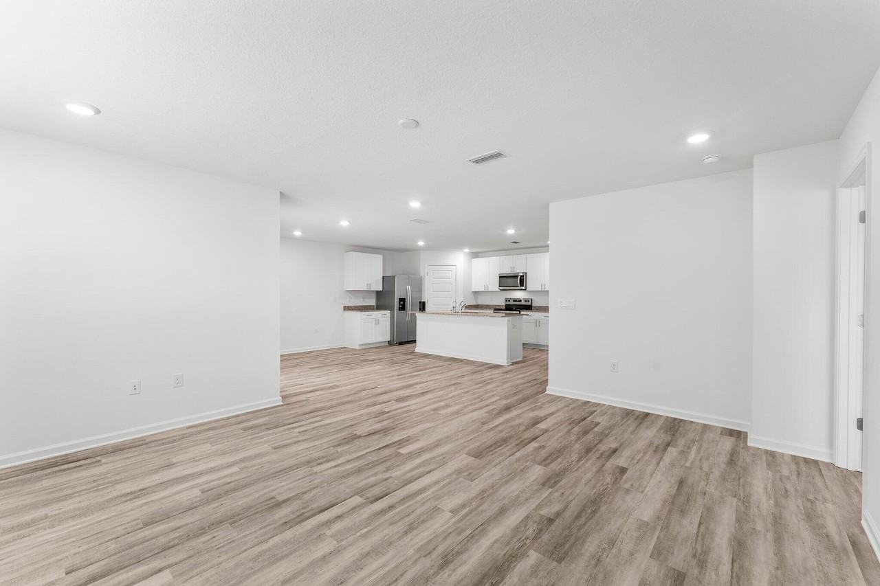 453 Riverwalk Crossing #453 - Photo 4 of 35