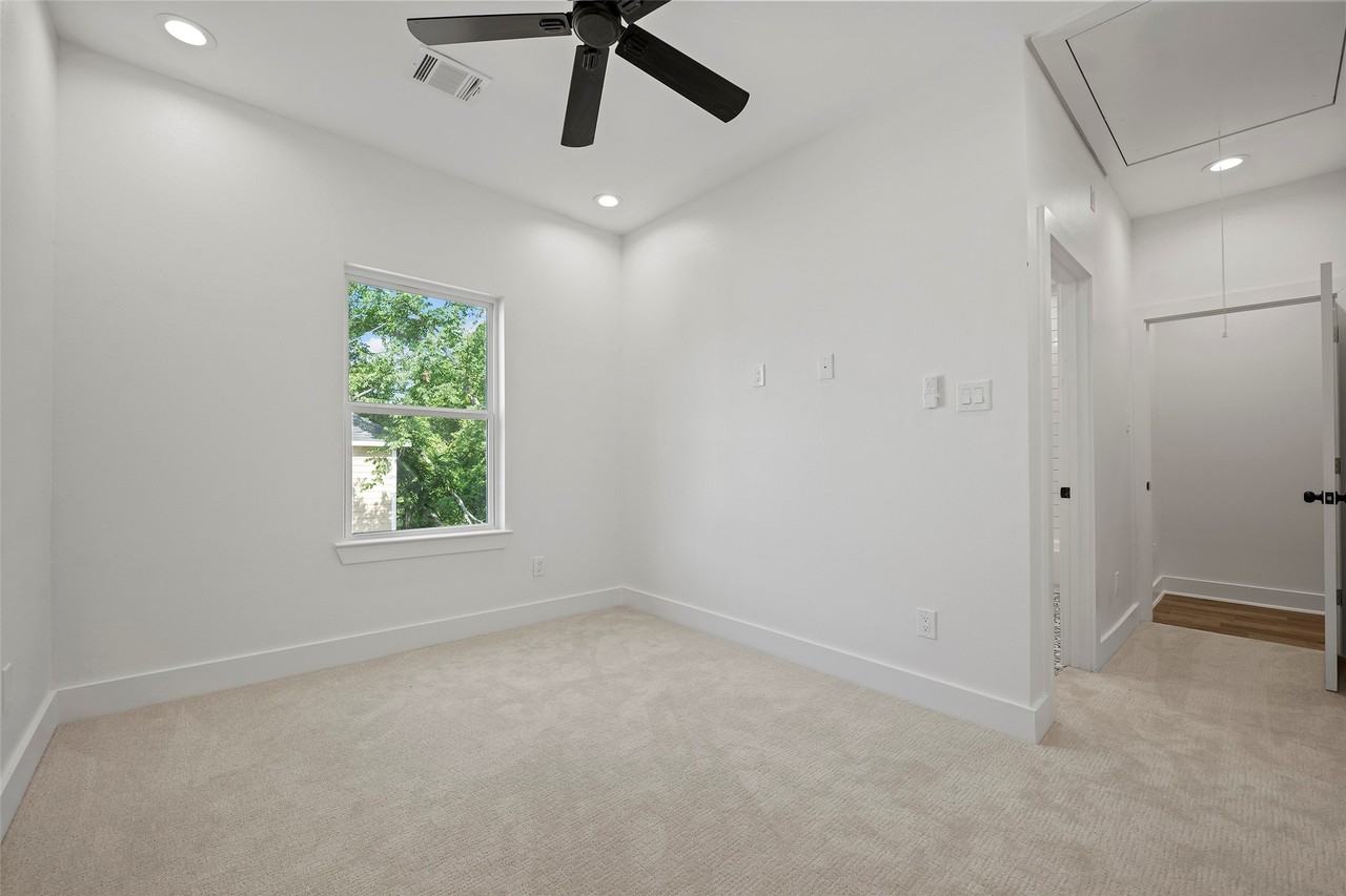 8421 Venus Street #8421B - Photo 7 of 24