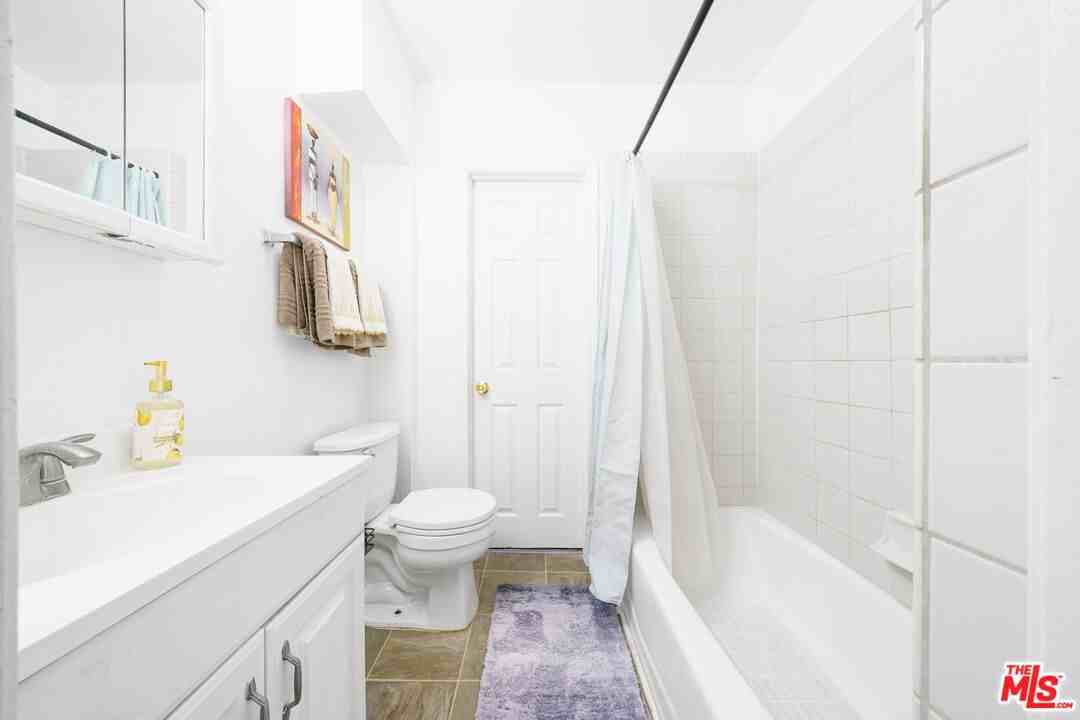 640 East 81st Street #640-640 - Photo 5 of 18
