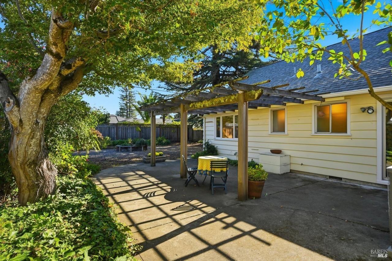 2410 Mendota Way #2410 - Photo 7 of 16