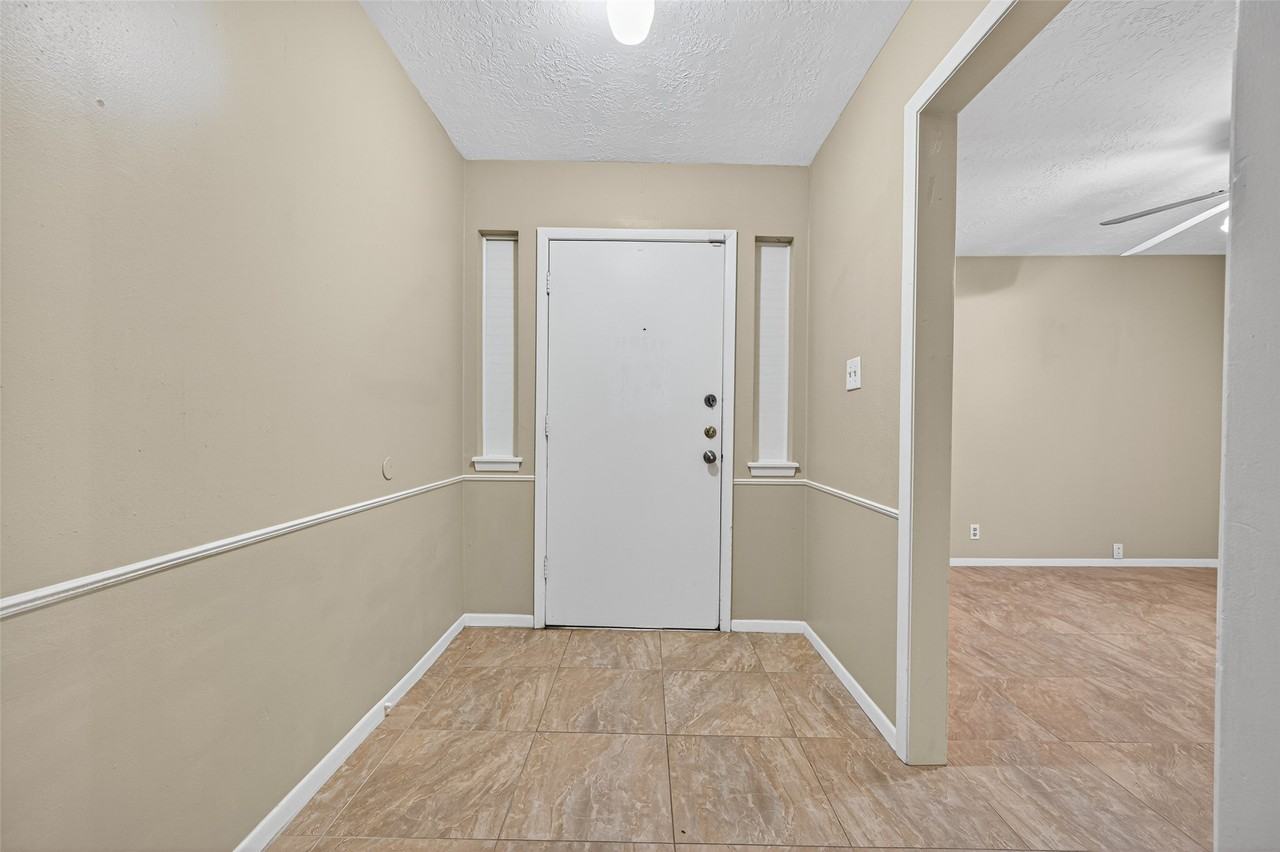 23919 Farm Hill Drive #23919 - Photo 6 of 44