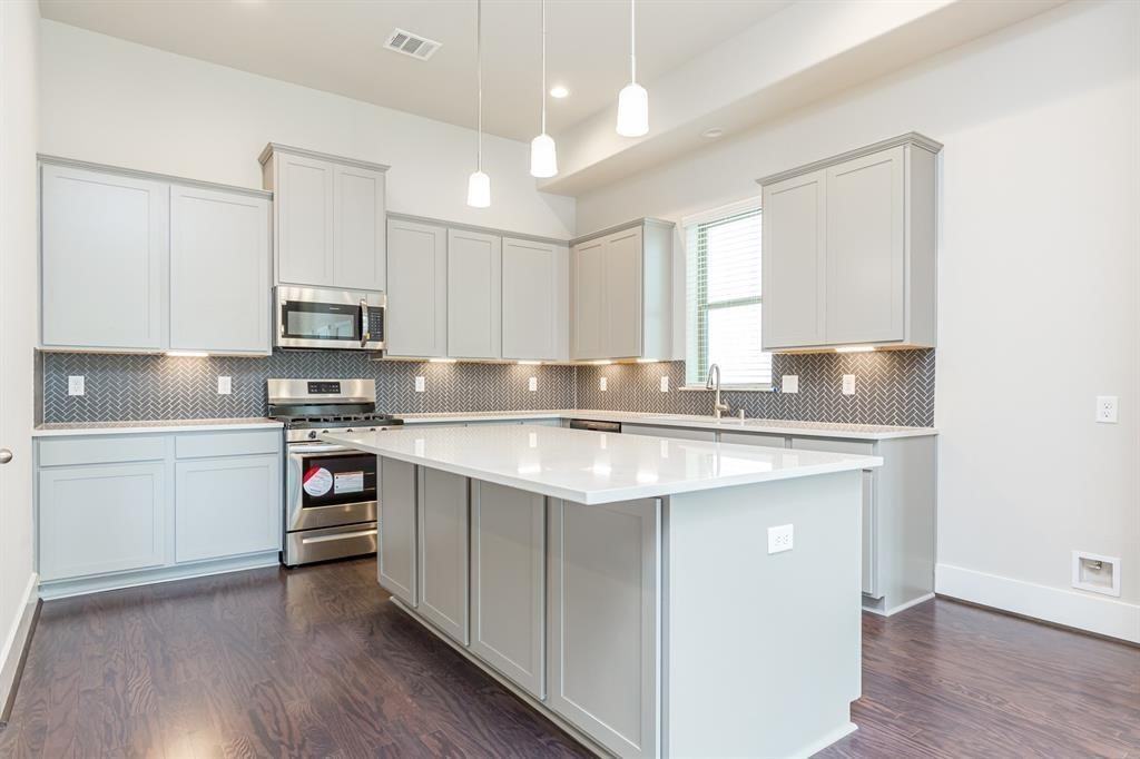 5836 North Post Oak Road #5836 - Photo 2 of 29