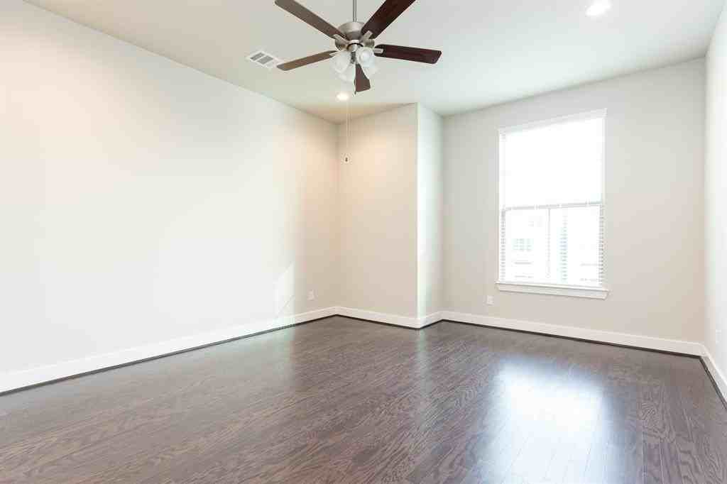 5836 North Post Oak Road #5836 - Photo 3 of 29