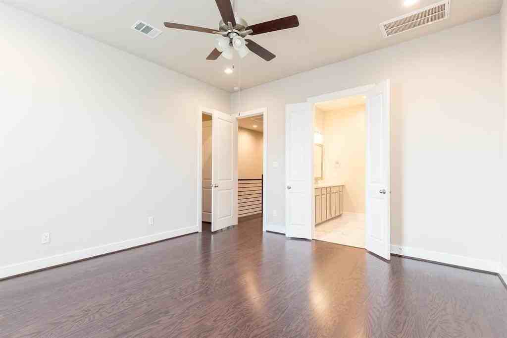 5836 North Post Oak Road #5836 - Photo 4 of 29