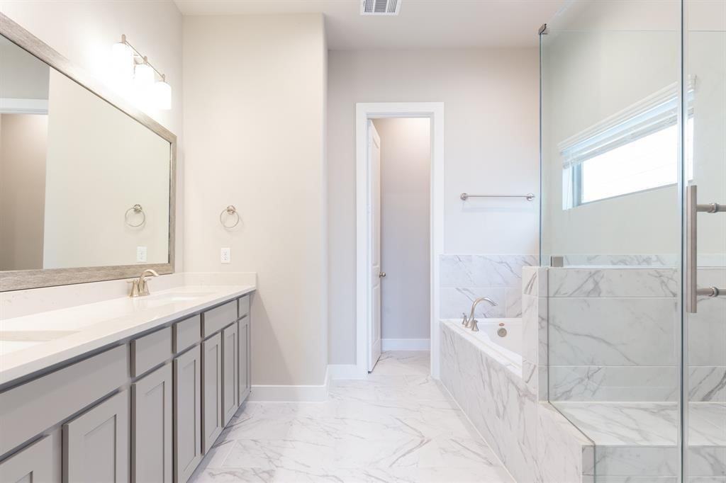 5836 North Post Oak Road #5836 - Photo 6 of 29