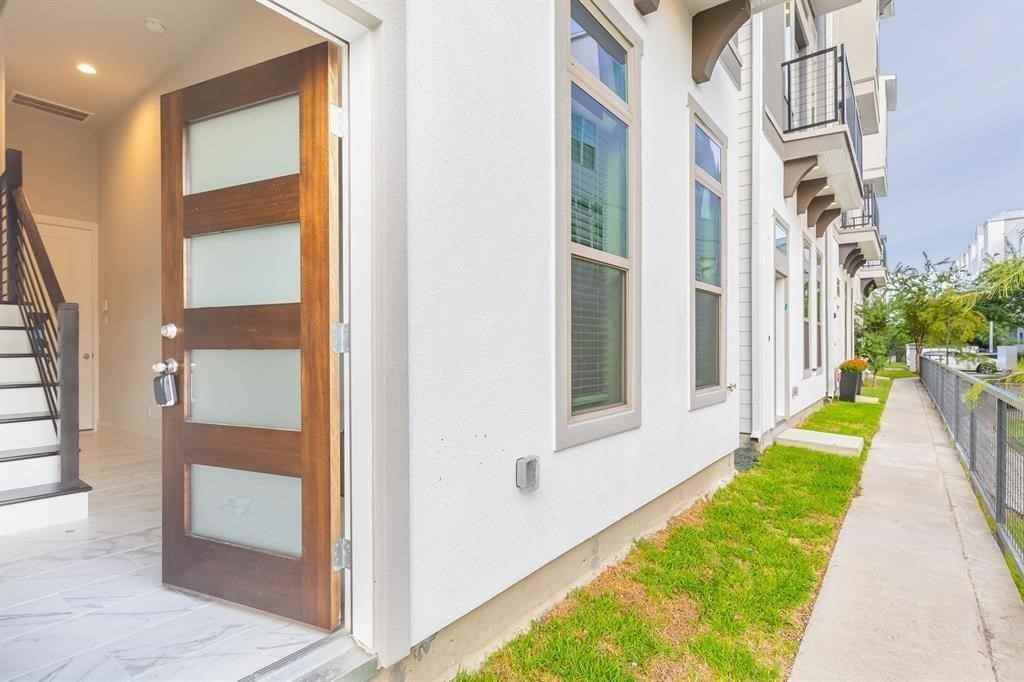 5836 North Post Oak Road #5836 - Photo 7 of 29