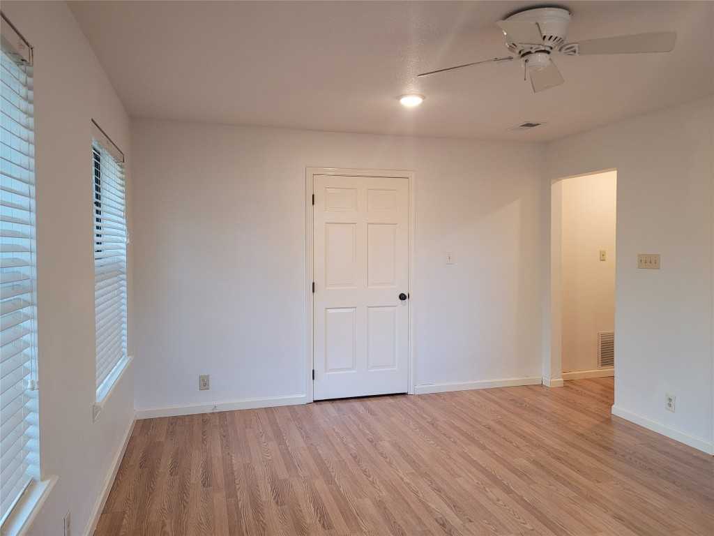 306 East Anderson Avenue #306 - Photo 2 of 12