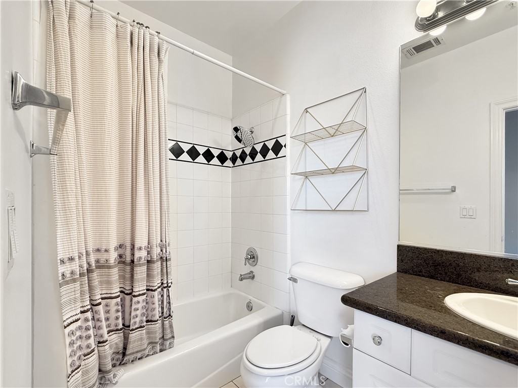 255 North Michigan Avenue #255-4 - Photo 3 of 20