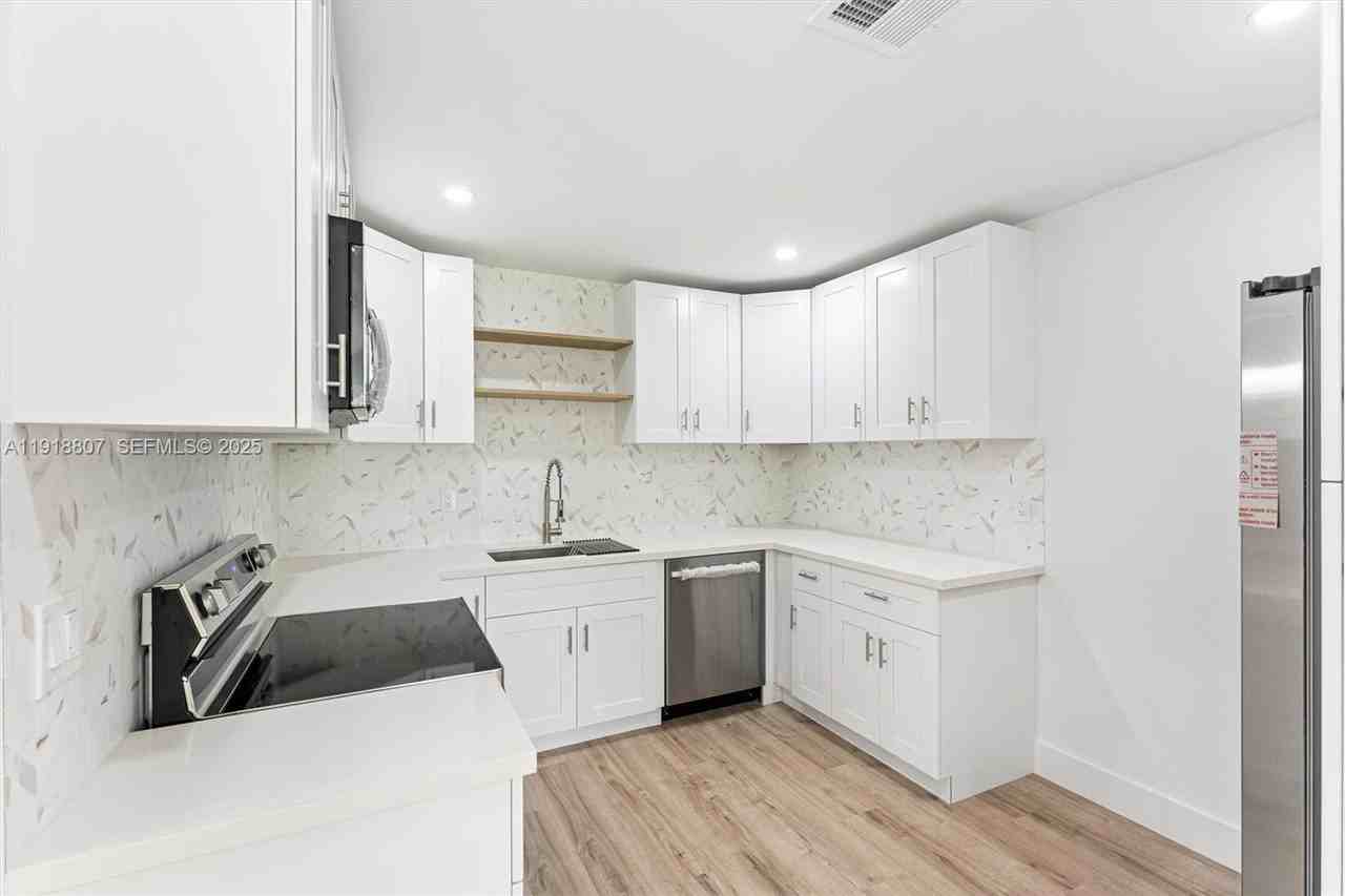 9720 Nw 24th Pl #9720A - Photo 3 of 19