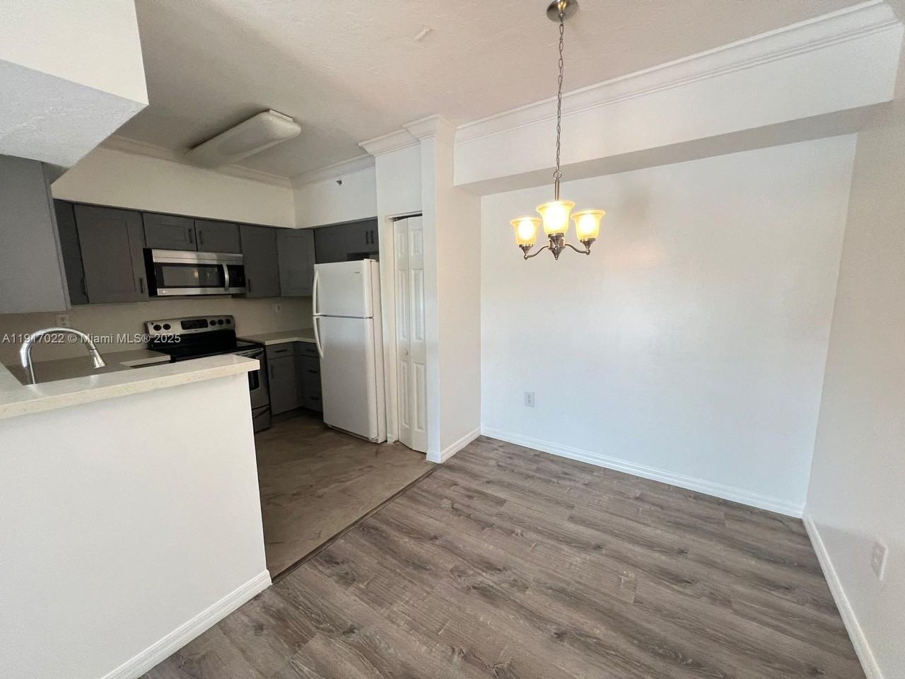 101 Sw 117th Ave #101-7206 - Photo 2 of 12