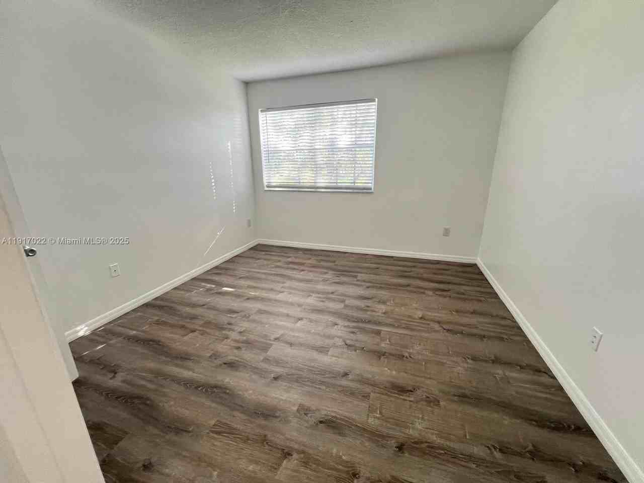 101 Sw 117th Ave #101-7206 - Photo 4 of 12