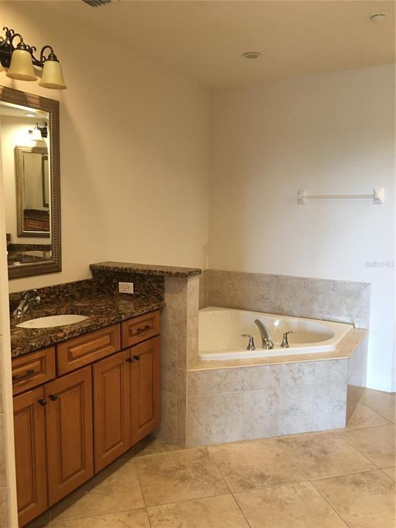 7710 Lake Vista Court #7710-401 - Photo 7 of 44