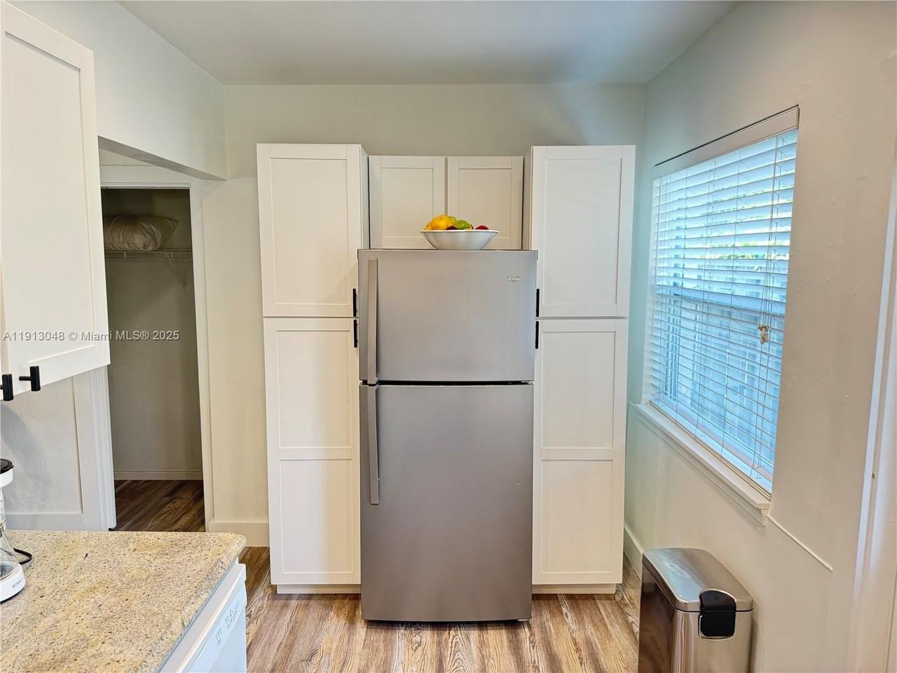 301 Ne 15th Ave #301-1 - Photo 6 of 12