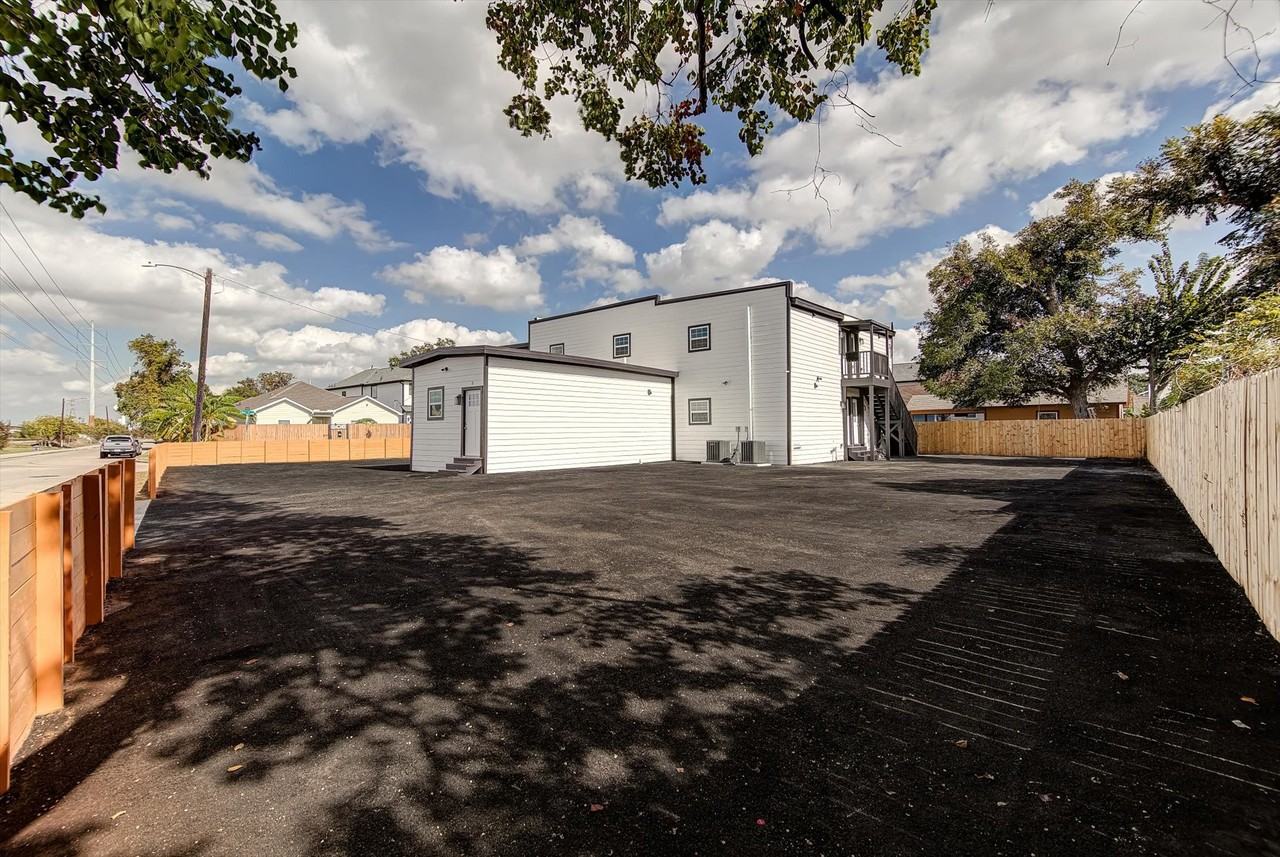 6608 Avenue O #6608-1 - Photo 3 of 18