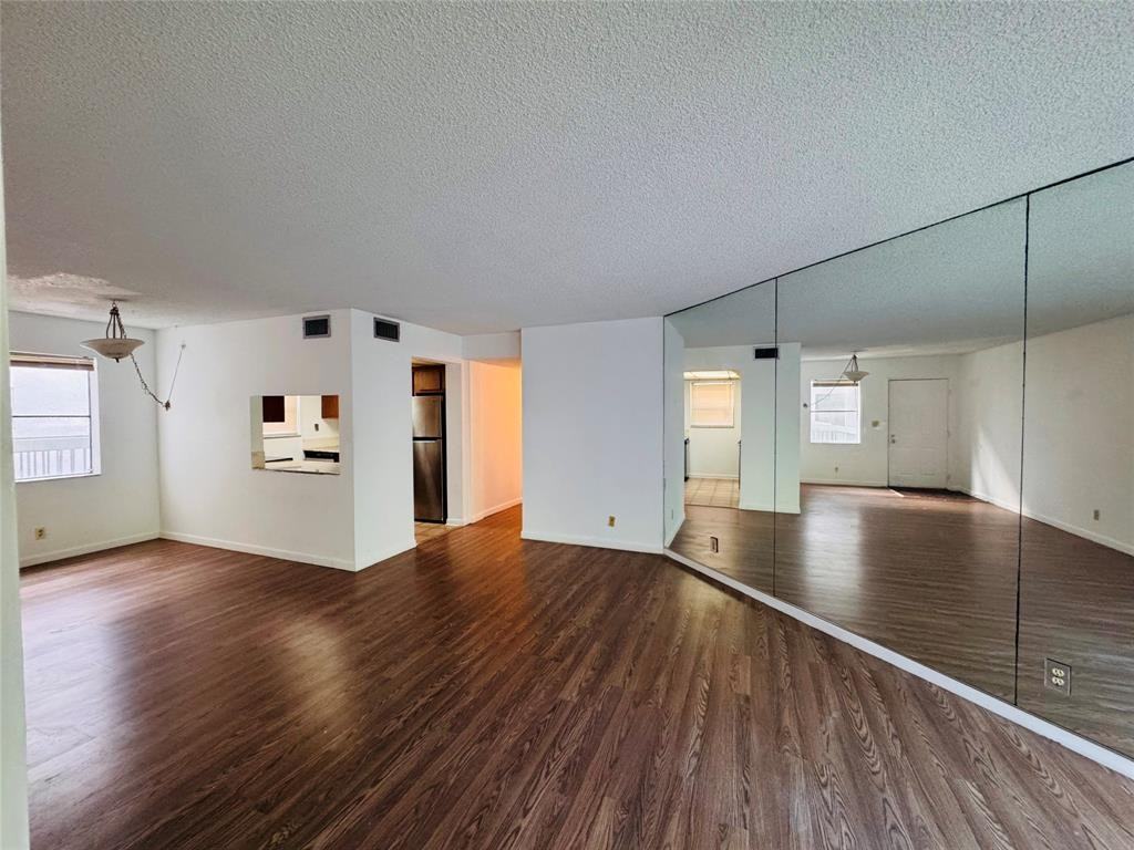 2000 North Congress Avenue